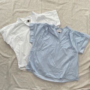 🎄2/$20 Universal thread shirts